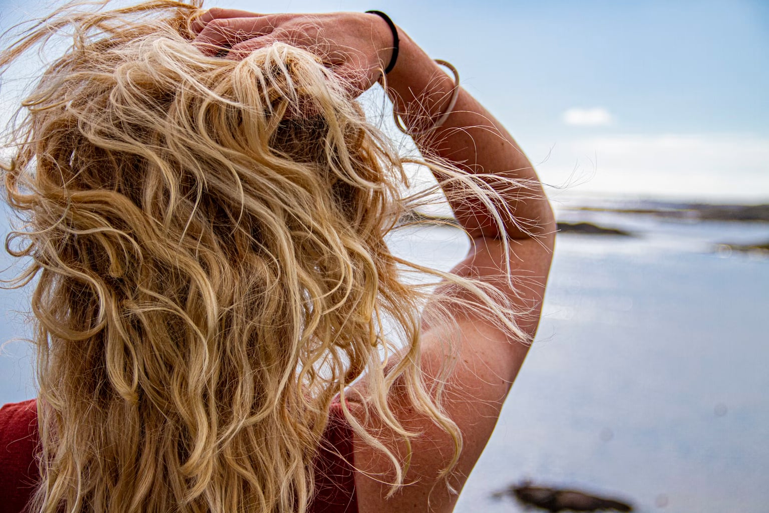 Donkerblond of goudblond: zo vind je de perfecte tint zonder naar de kapper te gaan